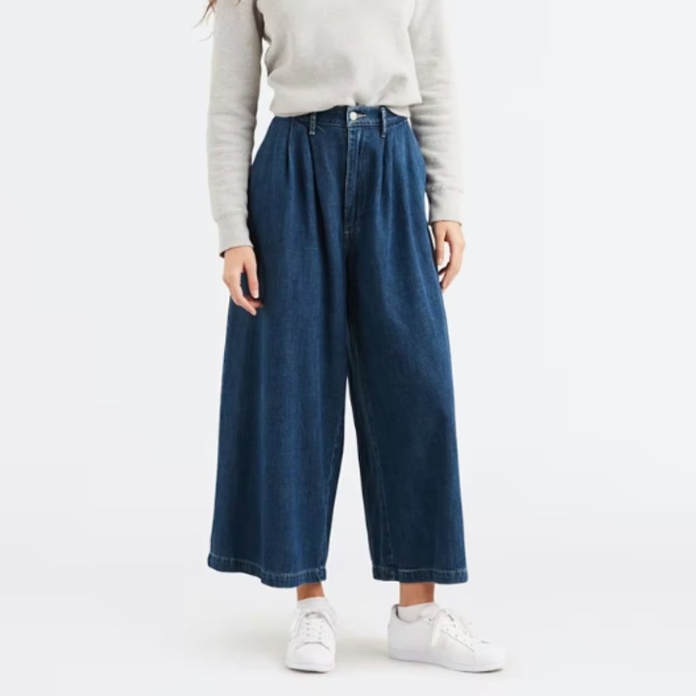 Levi's Wide Leg Pleated Jeans, VGUC, Size 29/30